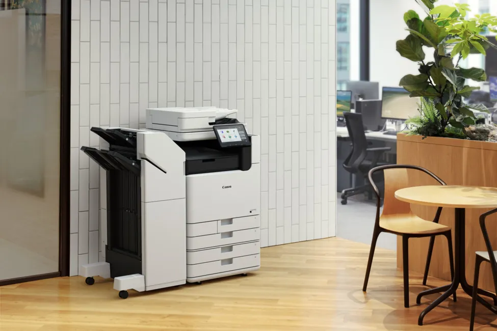 Canon-monitoimilaite toimistoympäristössä